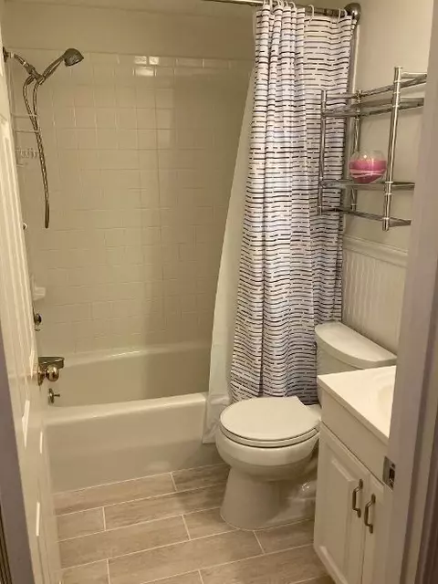 Bath - 316 Captain Lijahs Rd, Barnstable, MA 02632 photo 4 of 6