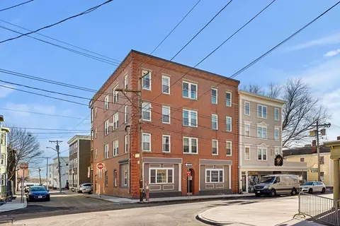 149 Derby St #B, Salem, MA 01970
