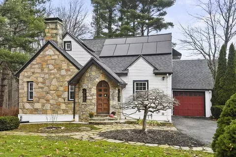 512 Mower St, Worcester, MA 01602