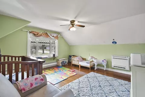 Bedroom - 512 Mower St, Worcester, MA 01602 photo 6 of 8