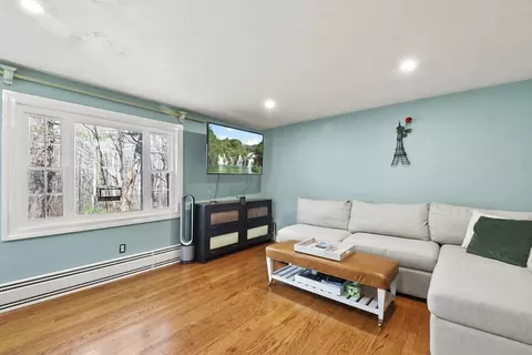 Bedroom - 512 Mower St, Worcester, MA 01602 photo 1 of 8