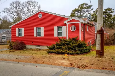 102 Lake Dr, Plymouth, MA 02360