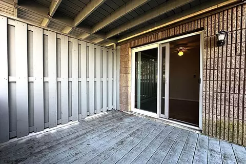 Exterior - 70 North St #E, Hyannis, MA 02601 photo 3 of 4