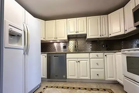 Kitchen - 70 North St #E, Hyannis, MA 02601 photo 2 of 5