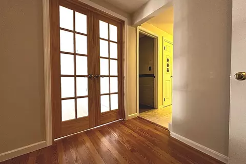 Entry Way - 70 North St #E, Hyannis, MA 02601 photo 1 of 2