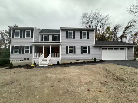 51 Woodbine St, Chelmsford, MA 01824