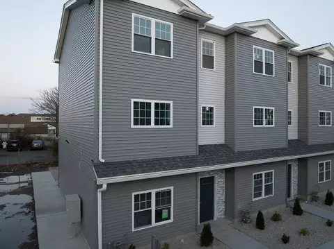 550 Spring St #2, Fall River, MA 02721