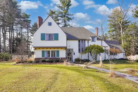 138 Park Dr, Springfield, MA 01106