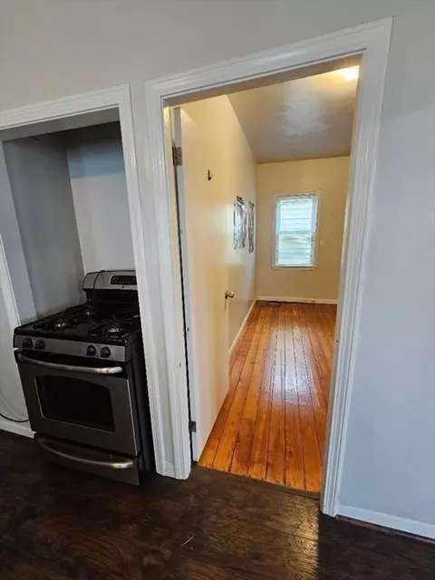 Kitchen - 46 Pitman St, Fall River, MA 02723 photo 10 of 12