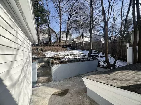 Exterior - 24 Proctor St, Worcester, MA 01606 photo 5 of 6