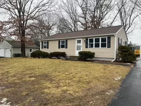 7 Sherwood Dr, Oxford, MA 01540