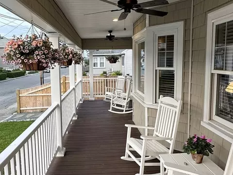 58 J St, Hull, MA 02045