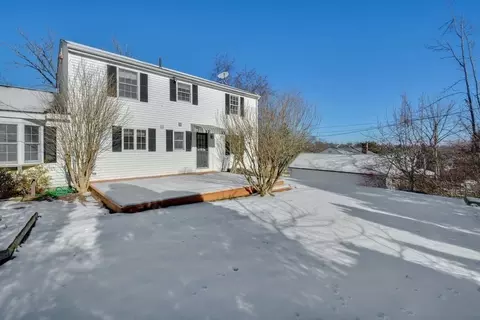 Exterior - 10 Crowningshield Rd, Worcester, MA 01604 photo 3 of 4