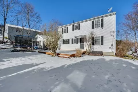 Exterior - 10 Crowningshield Rd, Worcester, MA 01604 photo 2 of 4