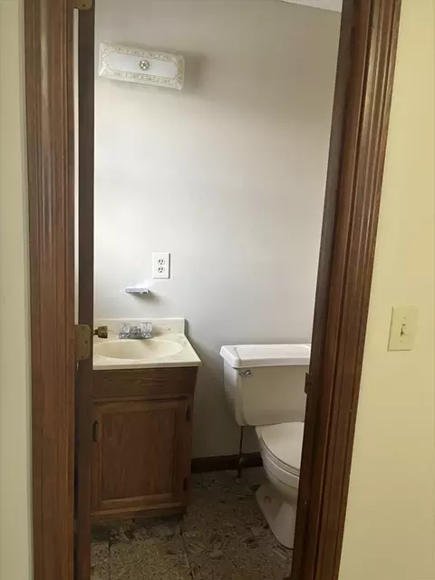 Bath - 73-75 Glenham St, Springfield, MA 01104 photo 1 of 3
