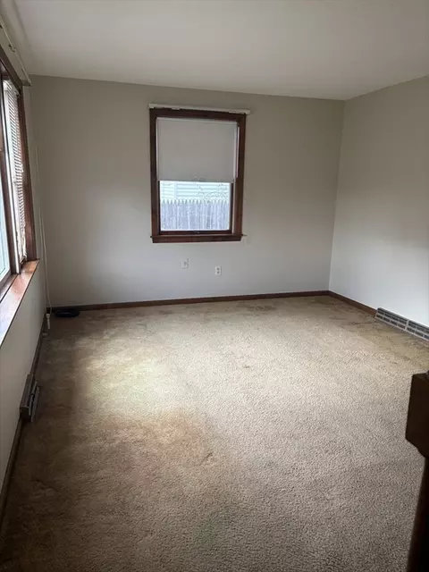 Bedroom - 73-75 Glenham St, Springfield, MA 01104 photo 1 of 2
