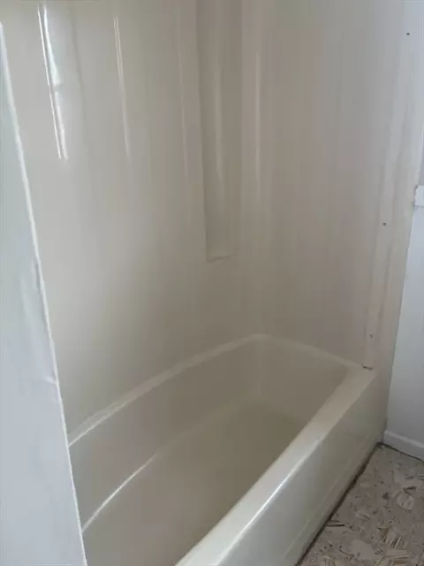 Bath - 73-75 Glenham St, Springfield, MA 01104 photo 3 of 3