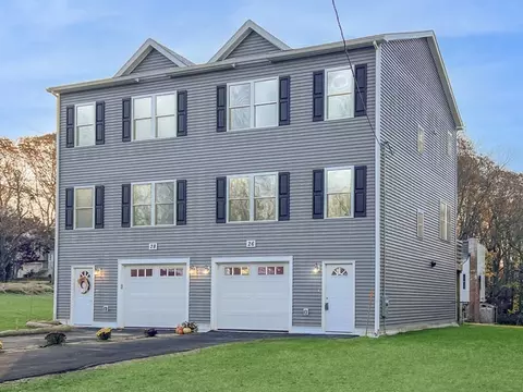 22 Apthorp St, Worcester, MA 01606