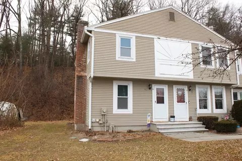 1430 Russell Rd #24, Westfield, MA 01085