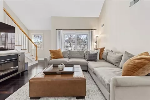 25 Wall St #K, Canton, MA 02021