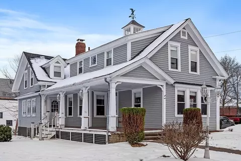 210 Main St, Amesbury, MA 01913