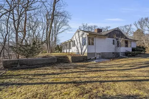 Exterior - 90 E Border Rd, Malden, MA 02148 photo 7 of 10