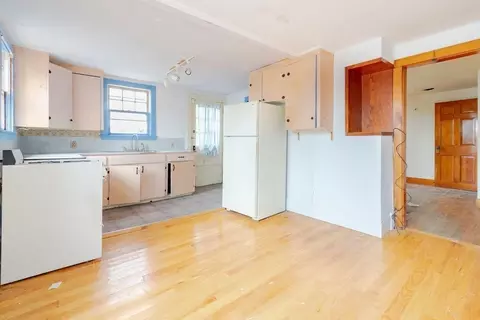 Kitchen - 40 Pine Pt, Wellfleet, MA 02667 photo 2 of 4