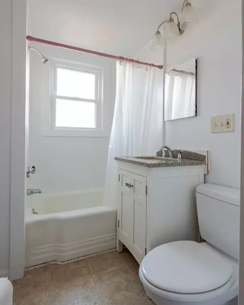 Bath - 40 Pine Pt, Wellfleet, MA 02667 photo 1 of 2