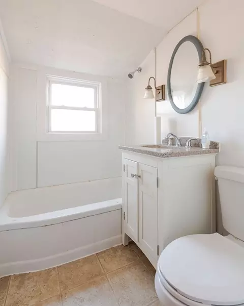 Bath - 40 Pine Pt, Wellfleet, MA 02667 photo 2 of 2