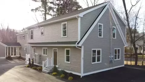 8 Grove St #B, Topsfield, MA 01983