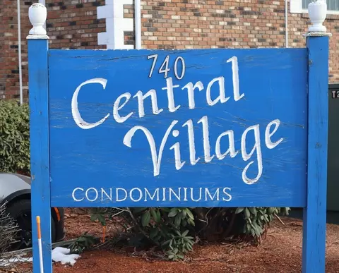 740 Central St #L16, Leominster, MA 01453