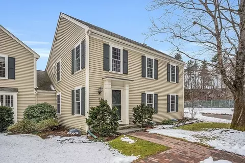 18 Edmonds Rd #18, Concord, MA 01742