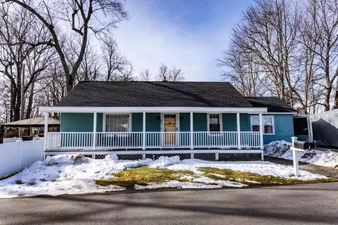 20 Elizabeth St, Lunenburg, MA 01462