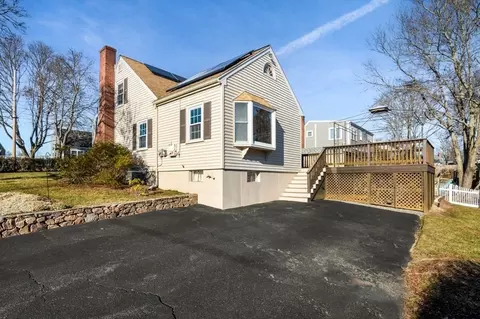 Exterior - 31 Sunset Dr, Beverly, MA 01915 photo 6 of 8