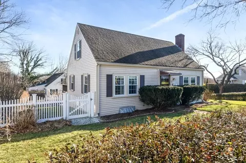 Exterior - 31 Sunset Dr, Beverly, MA 01915 photo 3 of 8