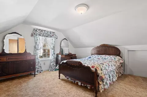 Bedroom - 31 Sunset Dr, Beverly, MA 01915 photo 1 of 2