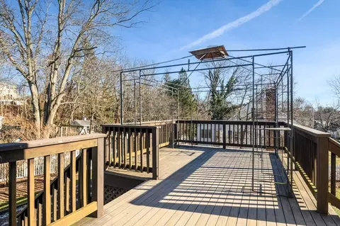 Exterior - 31 Sunset Dr, Beverly, MA 01915 photo 5 of 8