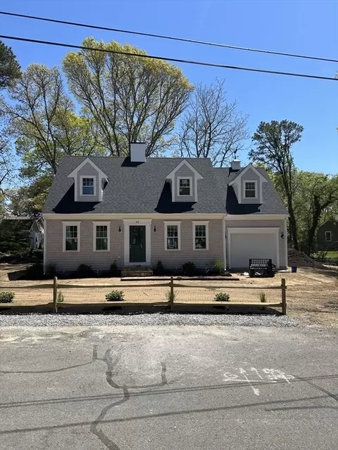42 Cliff St, Dennis, MA 02638