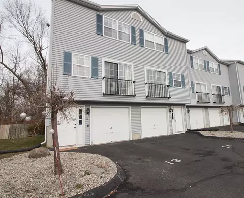 13 Waters Edge Dr #13, Ludlow, MA 01056