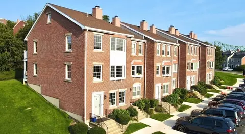 51 Breakwater Dr #51, Chelsea, MA 02150