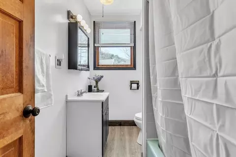 Bath - 87 Main St, Williamsburg, MA 01096 photo 1 of 1