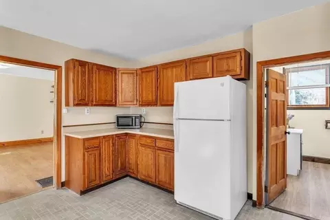 Kitchen - 87 Main St, Williamsburg, MA 01096 photo 3 of 4