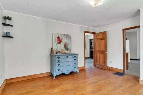 Living - 87 Main St, Williamsburg, MA 01096 photo 1 of 1