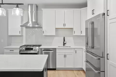 134 Court St #16, Plymouth, MA 02360