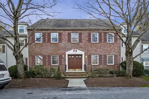 4 Valiant Way #4, Salem, MA 01970
