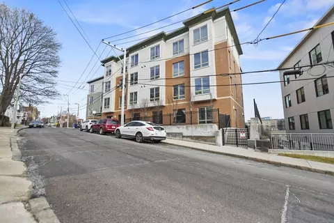 15 Guild St #204, Boston, MA 02119