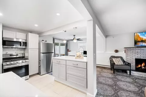 12 Wilson St, Taunton, MA 02780