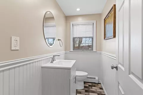 Bath - 17 Dibble Rd, Lynn, MA 01904 photo 1 of 6