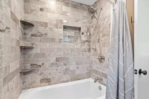Bath - 17 Dibble Rd, Lynn, MA 01904 photo 5 of 6