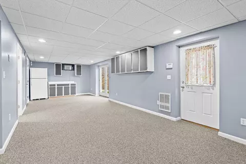 Living - 17 Dibble Rd, Lynn, MA 01904 photo 6 of 6
